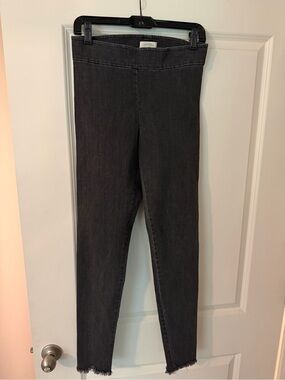 High-Rise Black Skinny Jeans